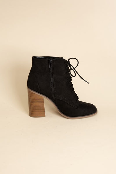 Simple Lace Up Boots